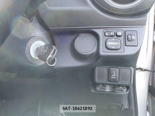 Toyota AQUA 2013-08 3659362-15