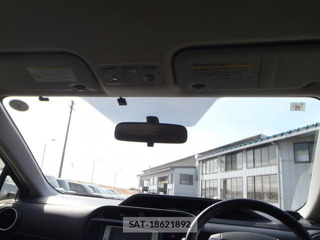 Toyota AQUA 2013-08 3659362-18