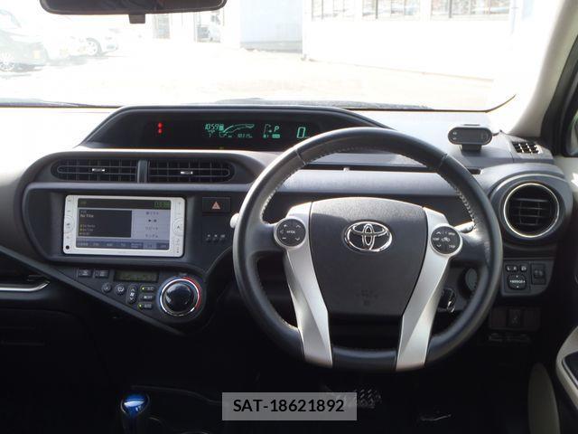 Toyota AQUA 2013-08 3659362-1