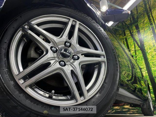 Toyota AQUA 2017-03 3713237-11