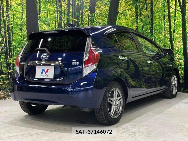 Toyota AQUA 2017-03 3713237-14
