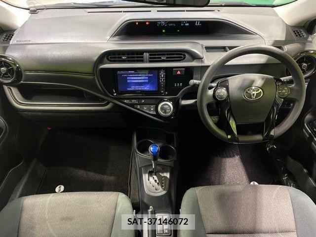 Toyota AQUA 2017-03 3713237-1