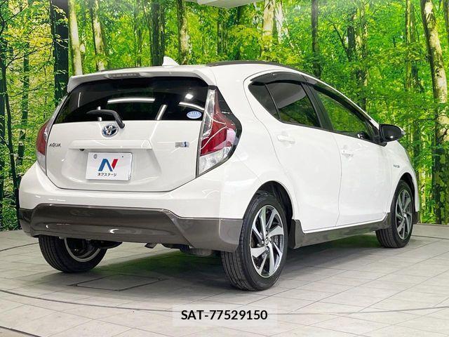 Toyota AQUA 2015-08 4038216-15