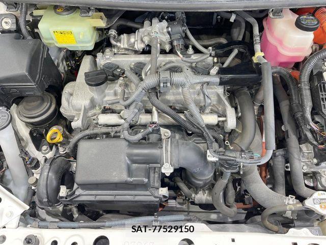 Toyota AQUA 2015-08 4038216-17