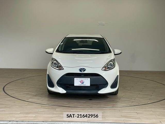 Toyota AQUA 2018-05 4138489-11