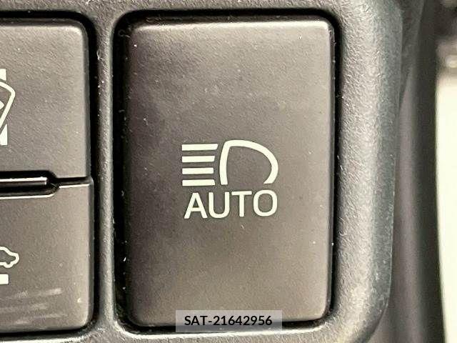 Toyota AQUA 2018-05 4138489-5