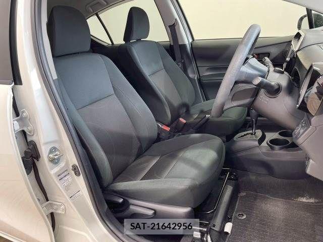 Toyota AQUA 2018-05 4138489-8