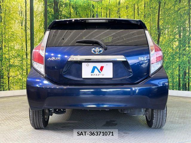 Toyota AQUA 2016-11 4174449-14