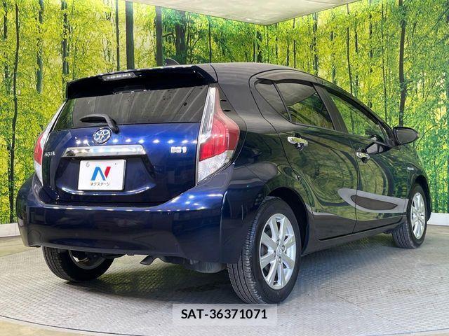 Toyota AQUA 2016-11 4174449-16