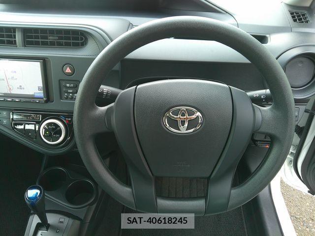 Toyota AQUA 2021-02 4239556-8