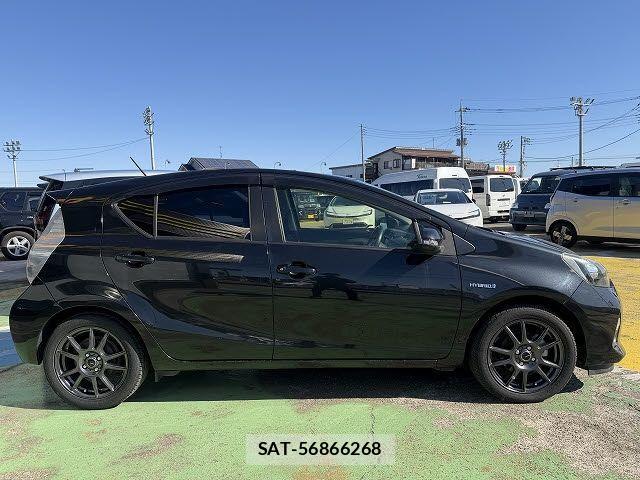Toyota AQUA 2014-01 4320039-5