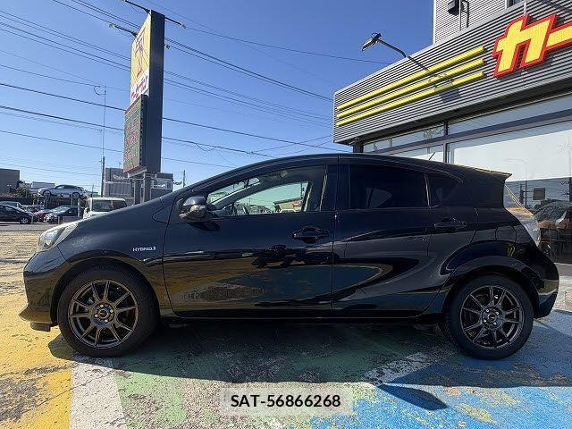 Toyota AQUA 2014-01 4320039-6
