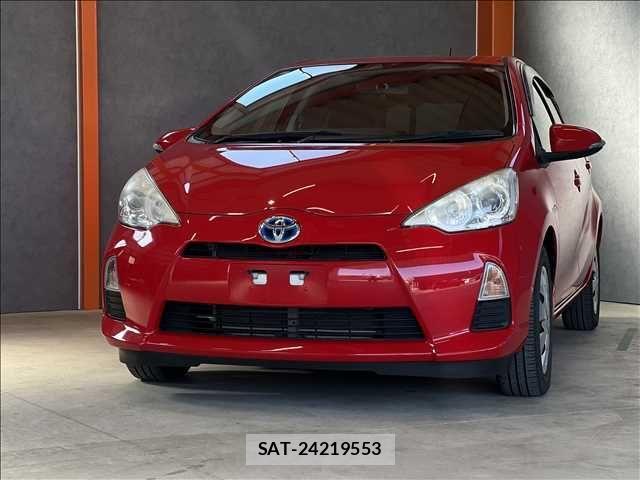 Toyota AQUA 2013-11 4751156-0