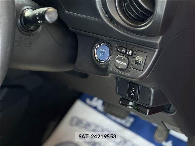 Toyota AQUA 2013-11 4751156-15