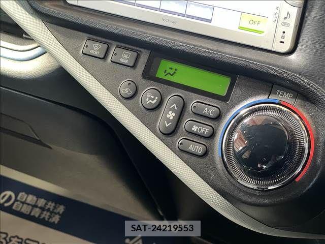 Toyota AQUA 2013-11 4751156-17