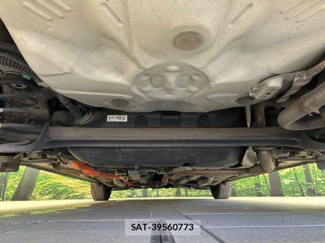 Toyota AQUA 2013-08 4751107-18