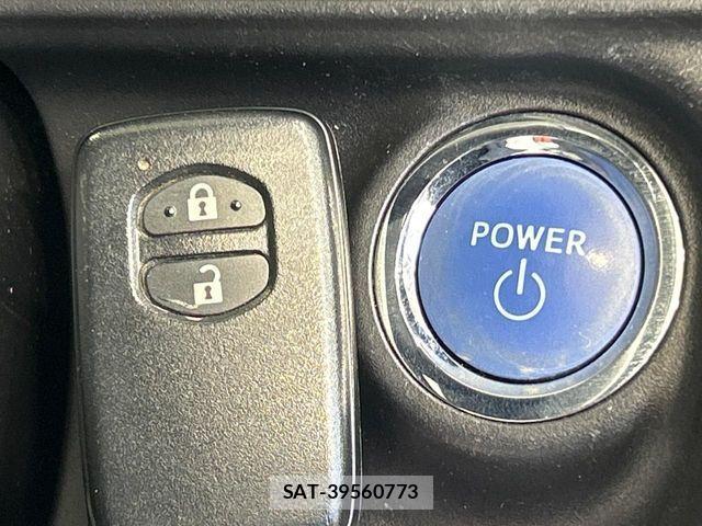 Toyota AQUA 2013-08 4751107-5