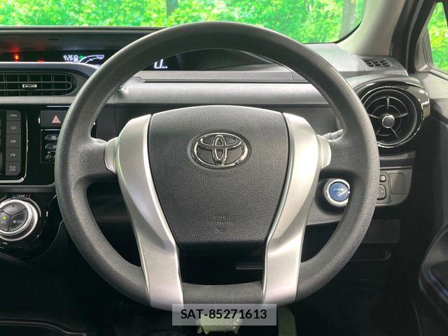 Toyota AQUA 2016-04 4928880-11