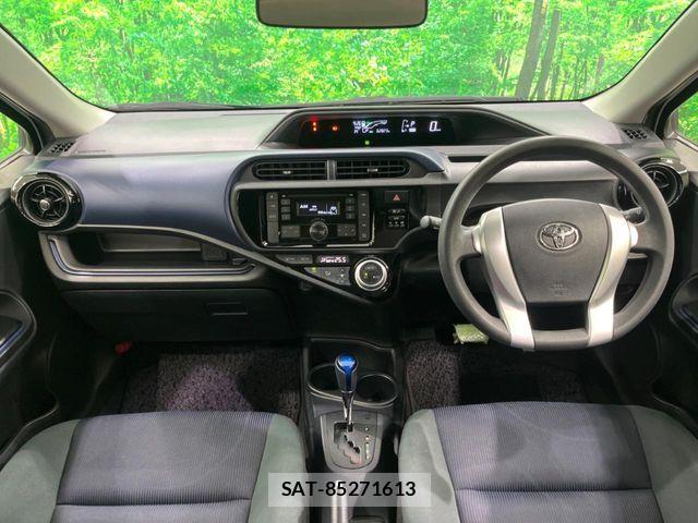 Toyota AQUA 2016-04 4928880-1