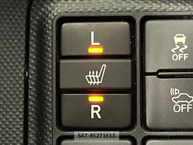 Toyota AQUA 2016-04 4928880-3