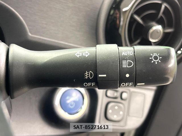 Toyota AQUA 2016-04 4928880-5