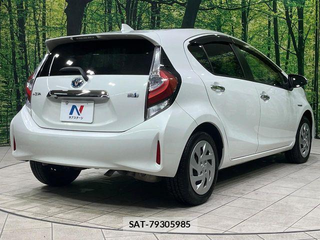 Toyota AQUA 2018-02 4928706-16