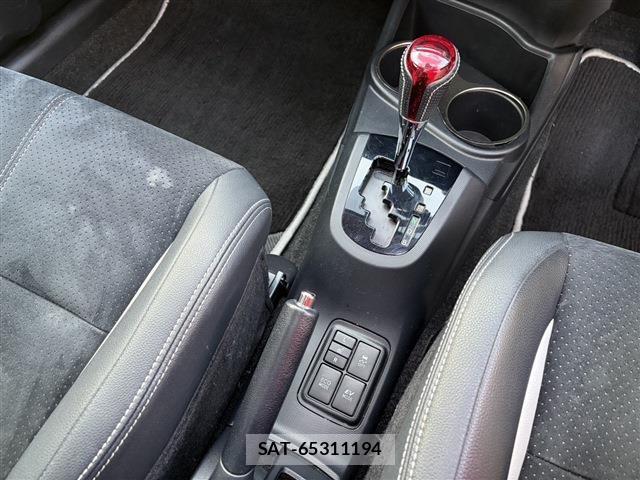 Toyota AQUA 2015-03 5860142-10