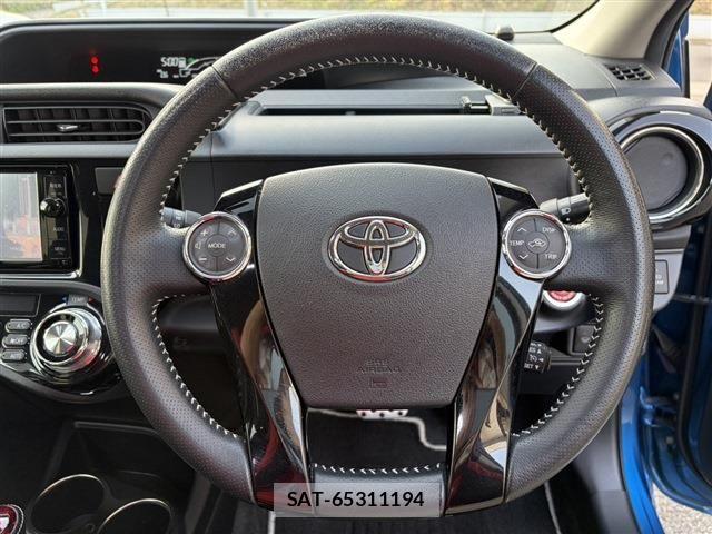 Toyota AQUA 2015-03 5860142-11
