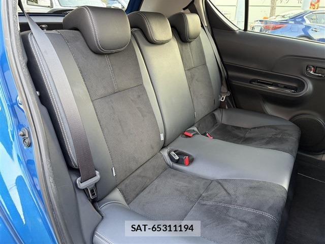Toyota AQUA 2015-03 5860142-13