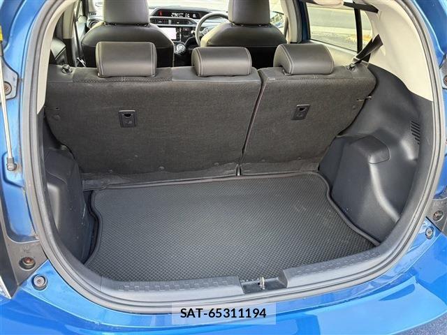 Toyota AQUA 2015-03 5860142-14