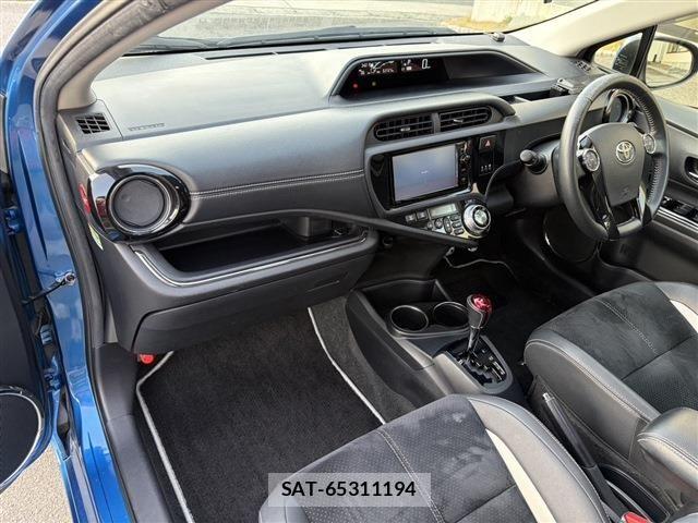 Toyota AQUA 2015-03 5860142-16