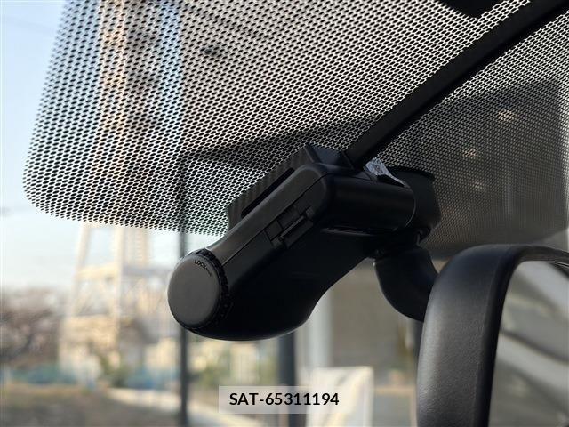 Toyota AQUA 2015-03 5860142-18