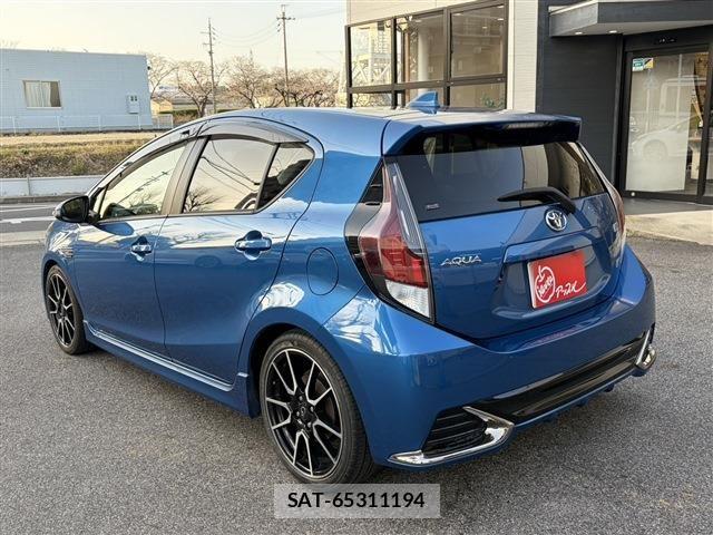 Toyota AQUA 2015-03 5860142-2