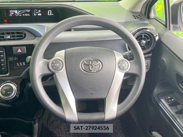 Toyota AQUA 2015-02 5860154-10