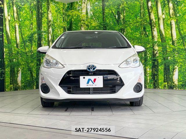 Toyota AQUA 2015-02 5860154-13