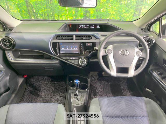 Toyota AQUA 2015-02 5860154-1
