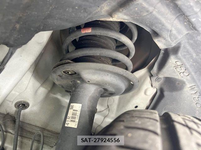 Toyota AQUA 2015-02 5860154-19