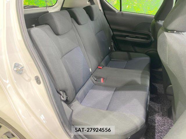 Toyota AQUA 2015-02 5860154-8
