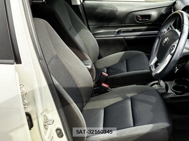 Toyota AQUA 2015-08 5860203-13