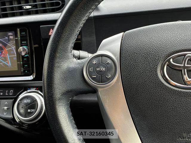 Toyota AQUA 2015-08 5860203-26
