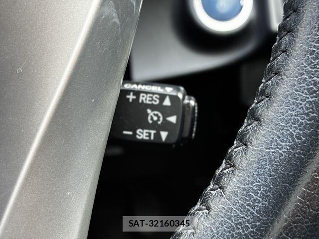 Toyota AQUA 2015-08 5860203-28