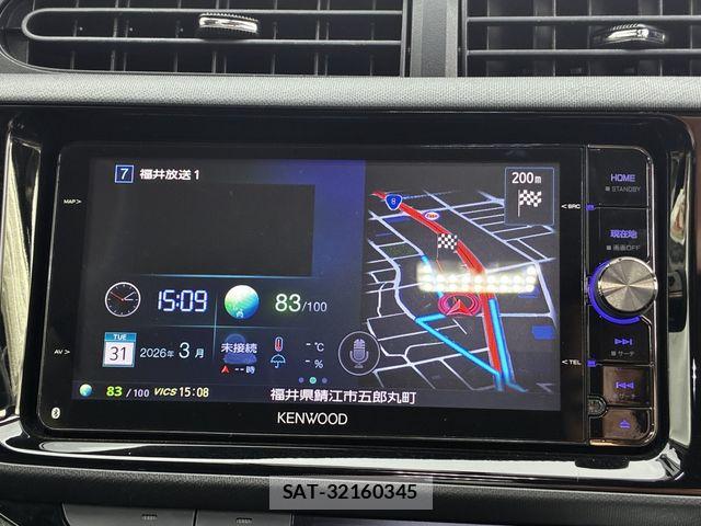 Toyota AQUA 2015-08 5860203-2