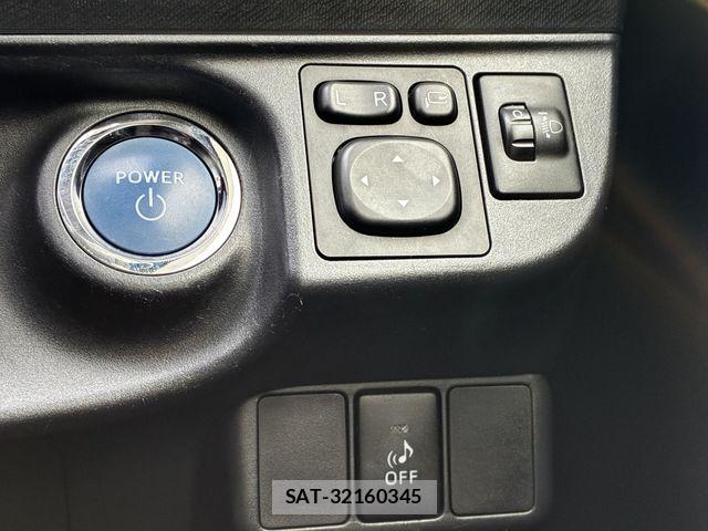 Toyota AQUA 2015-08 5860203-29