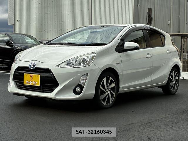 Toyota AQUA 2015-08 5860203-6