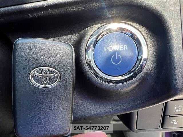 Toyota AQUA 2017-09 5860157-12
