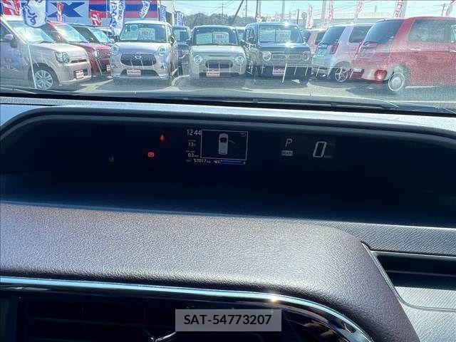 Toyota AQUA 2017-09 5860157-16