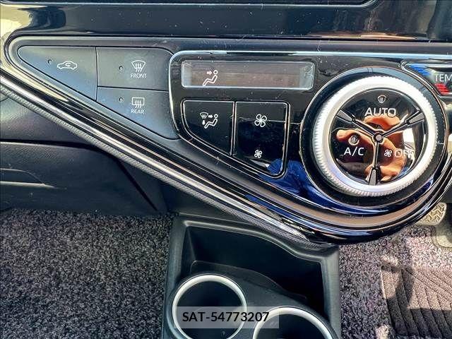 Toyota AQUA 2017-09 5860157-18