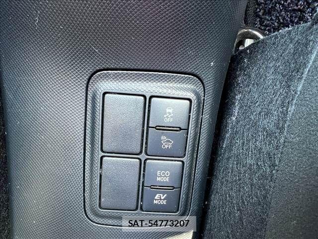 Toyota AQUA 2017-09 5860157-22