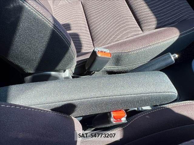 Toyota AQUA 2017-09 5860157-25