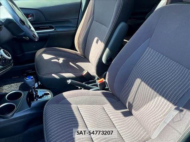 Toyota AQUA 2017-09 5860157-4